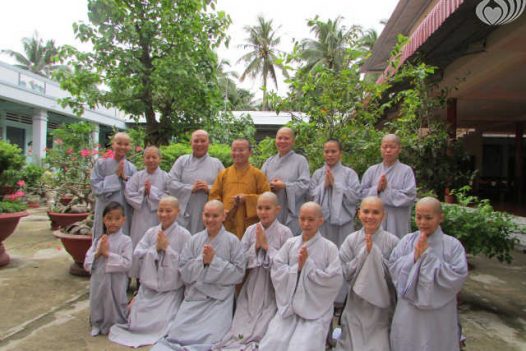 “TRAO TẶNG YÊU THƯƠNG’ TẠI BẾN TRE – C05