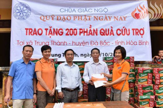 CỨU TRỢ ĐỒNG BÀO BỊ LŨ LỤT Ở  THANH HÓA VÀ HÒA BÌNH (C127)