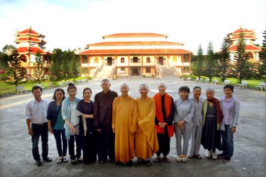 “TRAO TẶNG YÊU THƯƠNG” CHO HỌC SINH NGHÈO TẠI KON TUM – C31