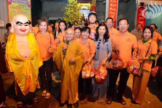 DI LẶC DU XUÂN ĐẾN VỚI NGƯỜI NGHÈO ĐÊM GIAO THỪA – C67