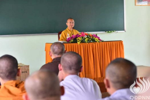 CÚNG DƯỜNG TĂNG NI TẠI TRƯỜNG TRUNG CẤP PHẬT HỌC TẠI VĨNH LONG – C98