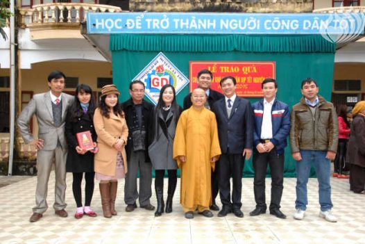 “QÙA TẾT YÊU THƯƠNG” TẠI CHÙA TƯỢNG SƠN VÀ TRƯỜNG THCS ĐẶNG DUNG – HÀ TĨNH – C38