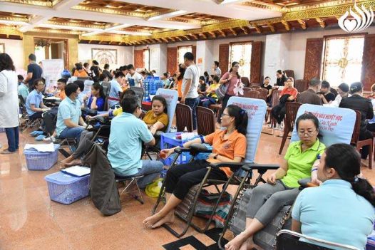 HIẾN MÁU NHÂN ĐẠO LẦN THỨ 24: Gần 500 người đăng ký hiến máu (HM24)