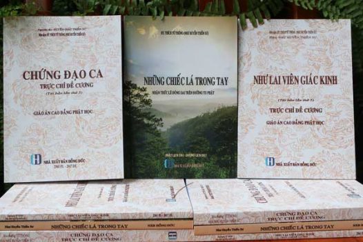 ẤN TỐNG 15.000 QUYỂN KINH SÁCH CỦA HÒA THƯỢNG TỪ THÔNG (C116)