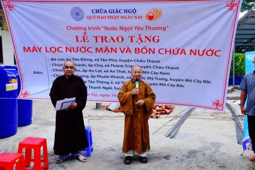 CHƯƠNG TRÌNH “NƯỚC NGỌT YÊU THƯƠNG”  TRAO TẶNG MÁY LỌC NƯỚC VÀ BỒN CHỨA NƯỚC CHO 4 XÃ VÙNG HẠN MẶN, BẾN TRE (C245)