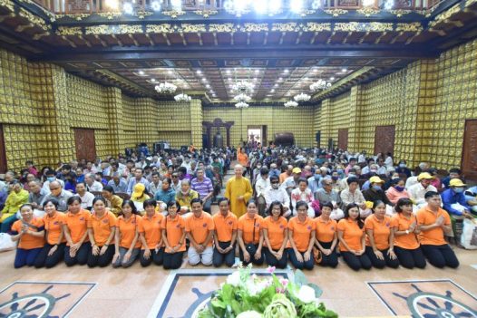 ĐỒNG HÀNH CÙNG NGƯỜI KHIẾM THỊ VƯỢT QUA ĐẠI DỊCH COVID-19 (Trao tặng 2.500 phần quà đến người khiếm thị ở Tp. HCM và các tỉnh) (C250)