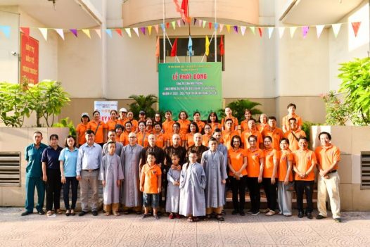 CHÙA GIÁC NGỘ – QUỸ ĐẠO PHẬT NGÀY NAY THAM DỰ LỄ RA QUÂN TỔNG VỆ SINH CỦA UBND – UBMTTQ PHƯỜNG 3, QUẬN 10 (BVMT 4)