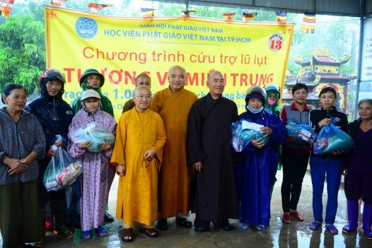 CHƯƠNG TRÌNH CỨU TRỢ LŨ LỤT  “MIỀN TRUNG – TRIỆU CON TIM HƯỚNG VỀ” (C263)