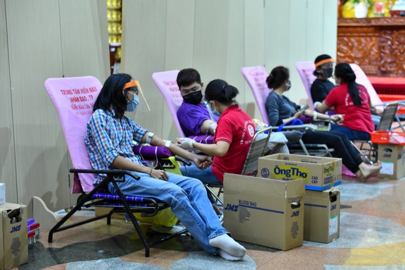 Ngày diễn ra chương trình hiến máu nhân đạo tại chùa Giác Ngộ là ngày nào?
