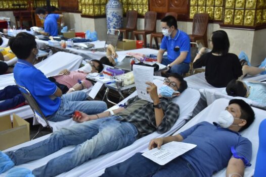 CHÙA GIÁC NGỘ HIẾN TẶNG 350 ĐƠN VỊ MÁU CHO CÁC BỆNH NHÂN (HM60)