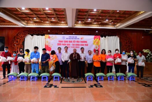 CHUỖI CHƯƠNG TRÌNH QUÀ TẾT YÊU THƯƠNG  VÀ DI LẶC DU XUÂN NĂM 2023 (C298)