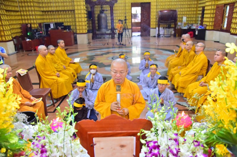 Image hình ảnh hình ảnh hình ảnh hình ảnh hình ảnh Ngọc Ánh - Hình ảnh: Lễ an vị tro cốt cụ ông Trần Ngọc Anh (PD: Minh Chánh ...