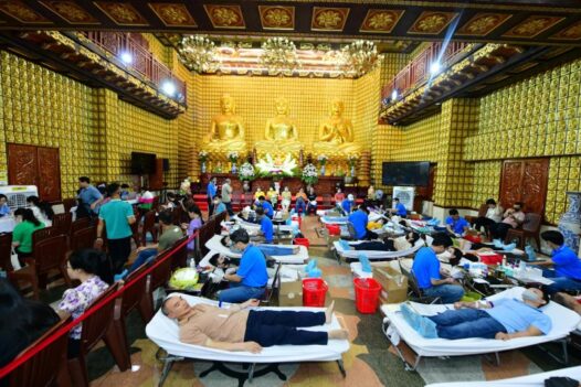 CHÙA GIÁC NGỘ: HƠN 350 TÌNH NGUYỆN VIÊN THAM GIA HIẾN MÁU NHÂN ĐẠO (HM82)