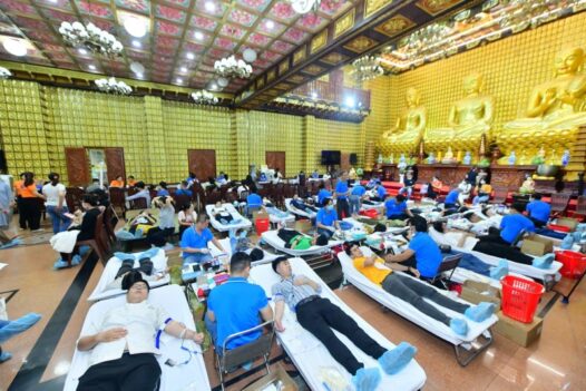 HƠN 300 PHẬT TỬ ĐẾN CHÙA GIÁC NGỘ MANG “GIỌT HỒNG TỪ BI” GỬI VÀO NGÂN HÀNG MÁU (HM84)