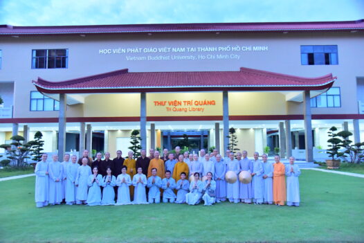 CÚNG DƯỜNG SÁCH VÀO THƯ VIỆN HỌC VIỆN PHẬT GIÁO VIỆT NAM TP.HCM CƠ SỞ 2 (C222)