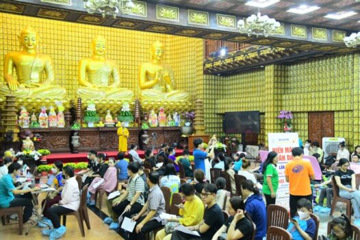 Gần 200 tấm lòng vàng hội tụ tại Chùa Giác Ngộ trong chương trình hiến máu nhân đạo (HM109)