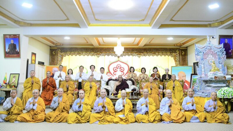 THĂM, VẤN AN SỨC KHOẺ ĐỨC TĂNG VƯƠNG MYANMAR
