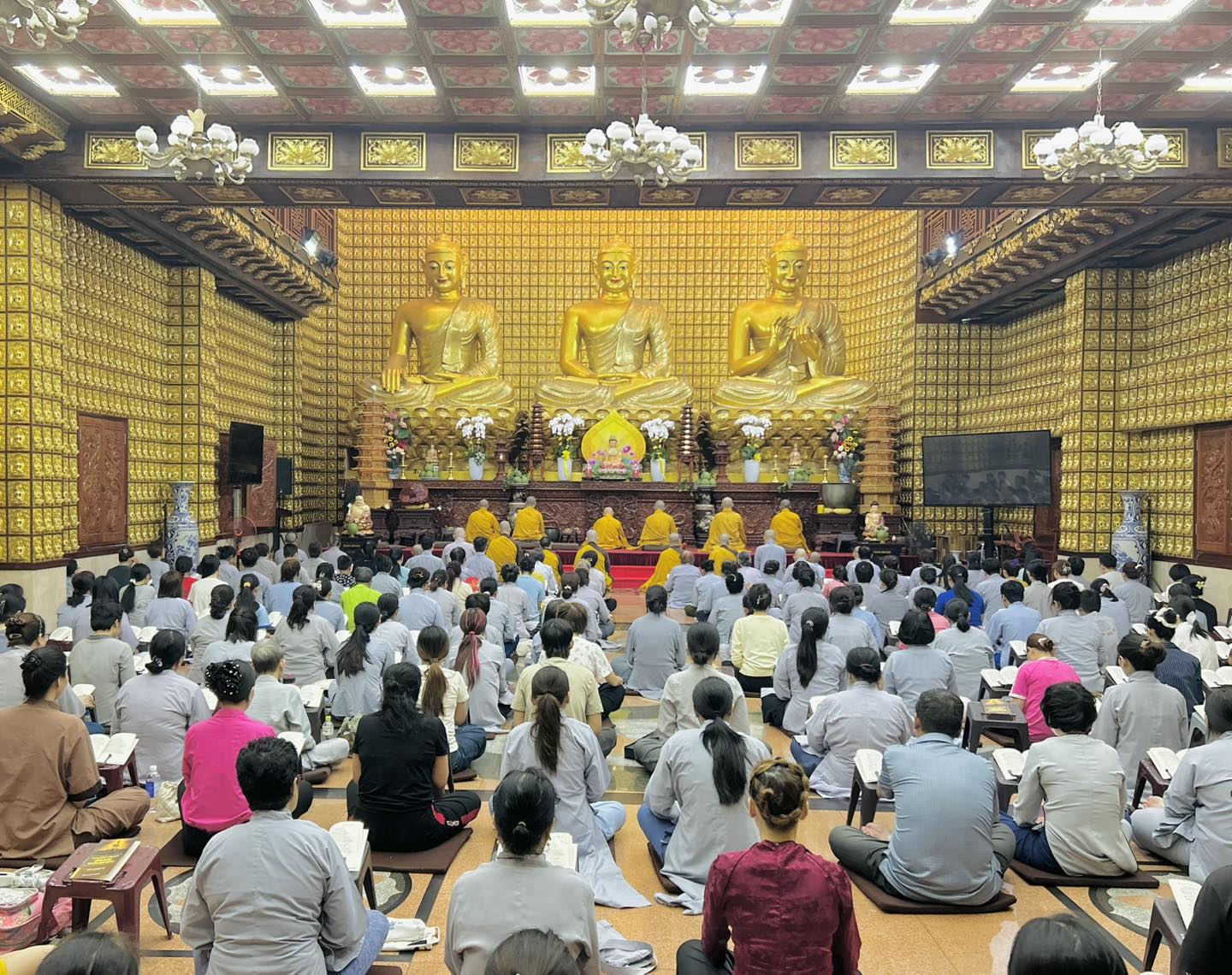 NƯƠNG TAM BẢO THÙY TỪ SÁM HỐI