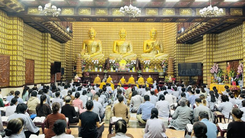 TÂM CHƠN VỌNG RỬA MÊ LẦM