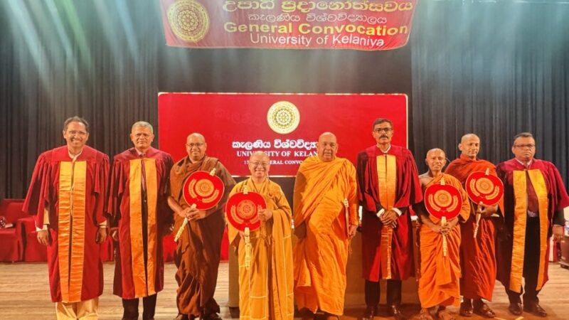 THẦY NHẬT TỪ ĐƯỢC TRAO BẰNG TIẾN SĨ VĂN HỌC DANH DỰ CỦA ĐẠI HỌC KELANIYA