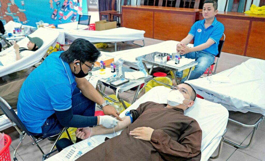 LAN TỎA HẠNH NGUYỆN TỪ BI QUA CHƯƠNG TRÌNH HIẾN MÁU CỨU NGƯỜI TẠI THIỀN VIỆN QUẢNG ĐỨC