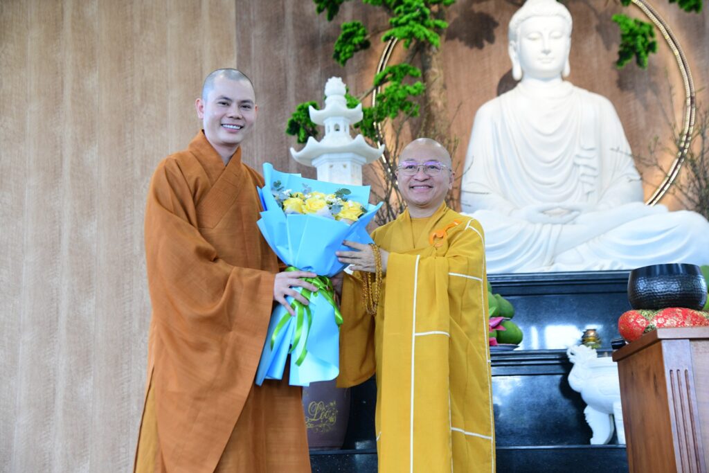 THẦY NHẬT TỪ CHIA SẺ PHƯƠNG PHÁP THẢN NHIÊN ĐỂ AN YÊN TẠI CHÙA PHÁP BẢO