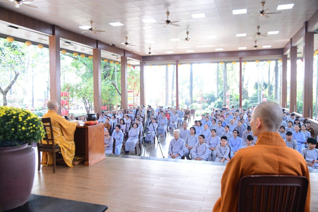 THẦY NHẬT TỪ CHIA SẺ PHƯƠNG PHÁP THẢN NHIÊN ĐỂ AN YÊN TẠI CHÙA PHÁP BẢO