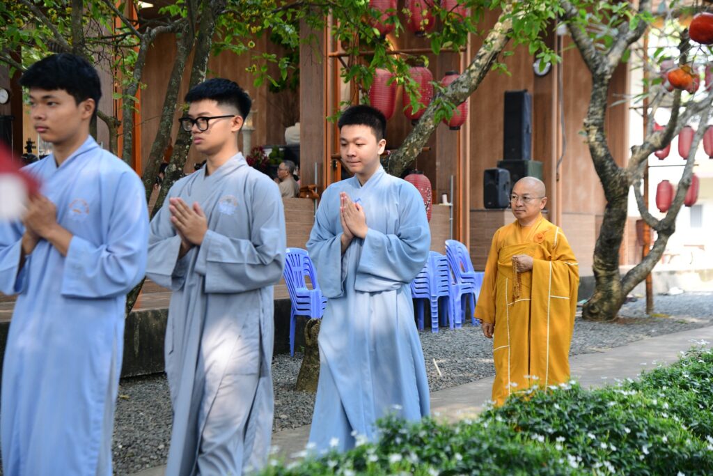 THẦY NHẬT TỪ CHIA SẺ PHƯƠNG PHÁP THẢN NHIÊN ĐỂ AN YÊN TẠI CHÙA PHÁP BẢO