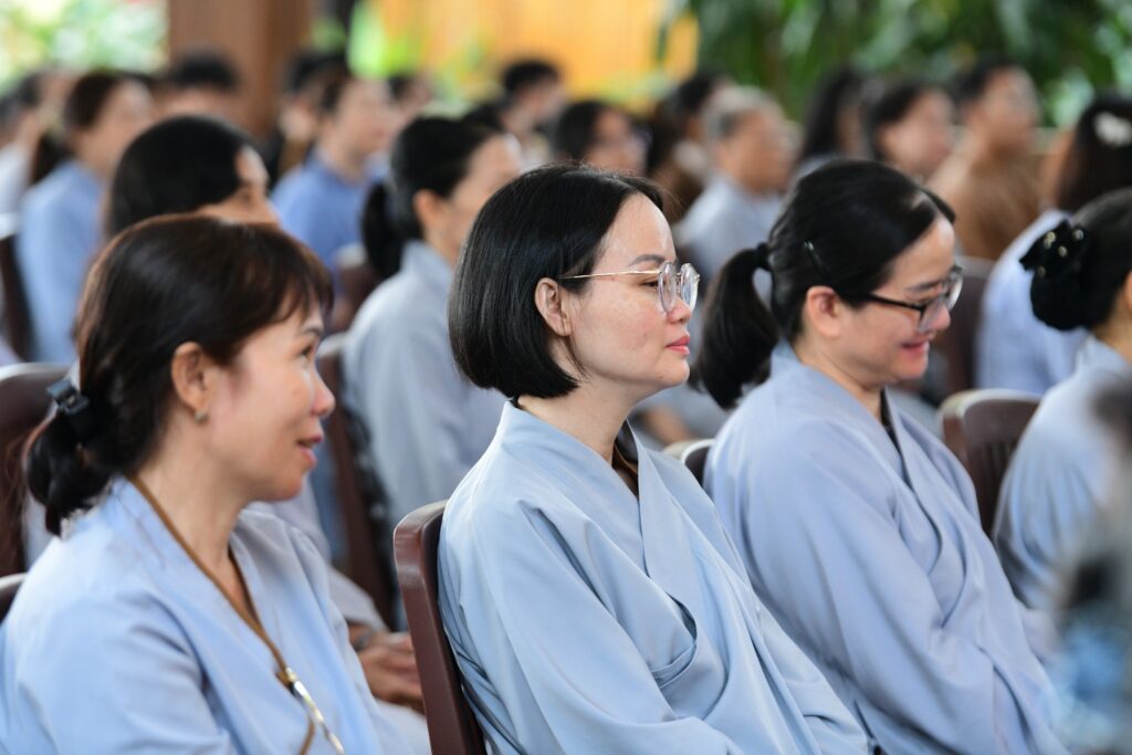 THẦY NHẬT TỪ CHIA SẺ PHƯƠNG PHÁP THẢN NHIÊN ĐỂ AN YÊN TẠI CHÙA PHÁP BẢO