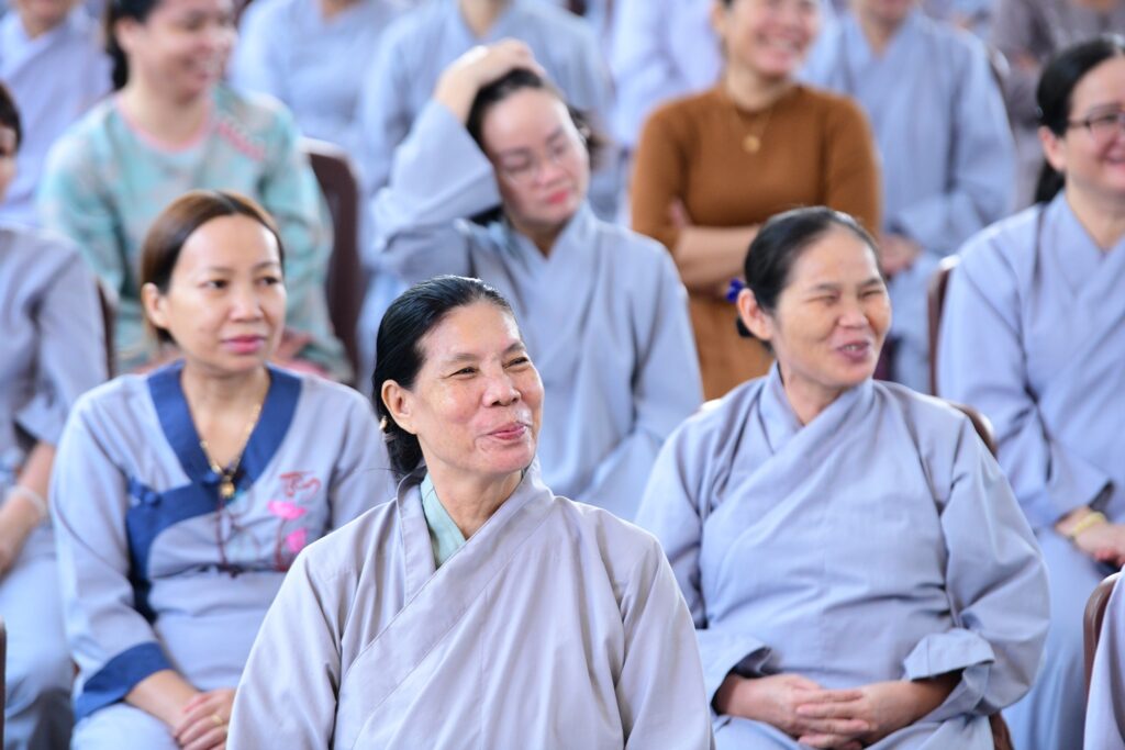 THẦY NHẬT TỪ CHIA SẺ PHƯƠNG PHÁP THẢN NHIÊN ĐỂ AN YÊN TẠI CHÙA PHÁP BẢO