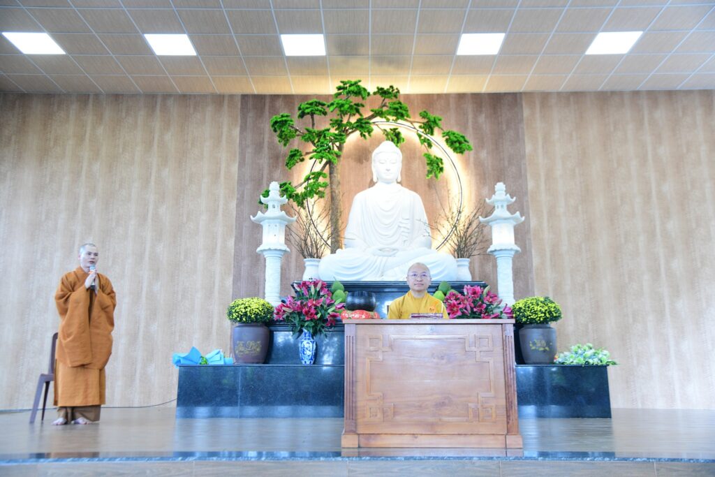 THẦY NHẬT TỪ CHIA SẺ PHƯƠNG PHÁP THẢN NHIÊN ĐỂ AN YÊN TẠI CHÙA PHÁP BẢO