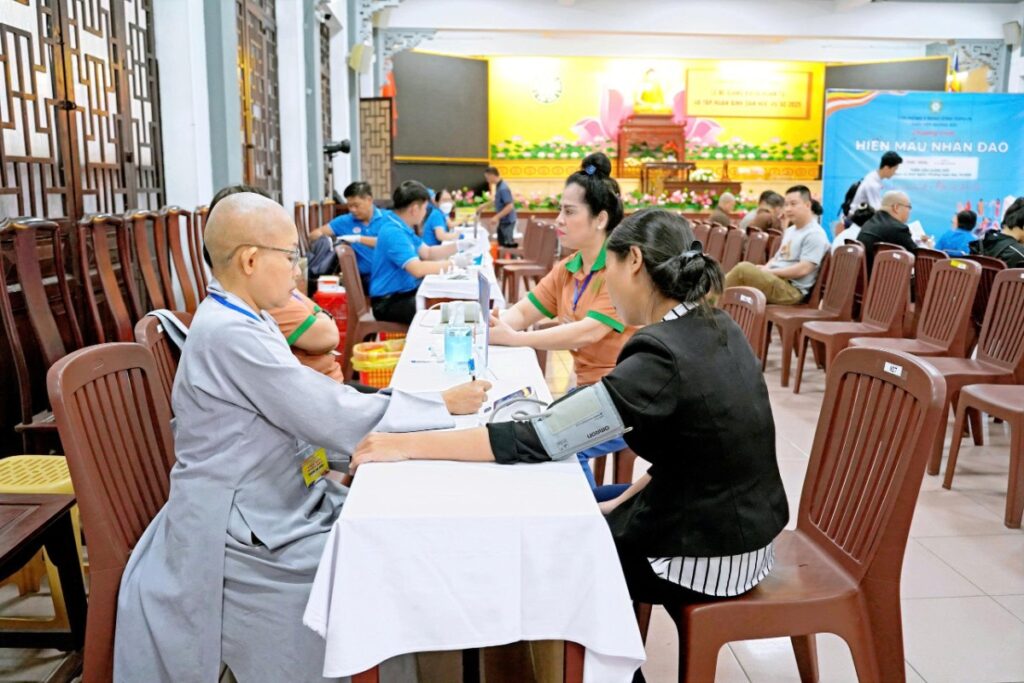 LAN TỎA HẠNH NGUYỆN TỪ BI QUA CHƯƠNG TRÌNH HIẾN MÁU CỨU NGƯỜI TẠI THIỀN VIỆN QUẢNG ĐỨC