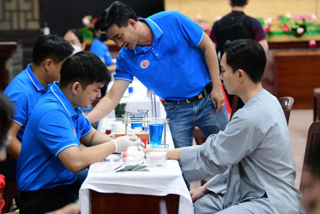 LAN TỎA HẠNH NGUYỆN TỪ BI QUA CHƯƠNG TRÌNH HIẾN MÁU CỨU NGƯỜI TẠI THIỀN VIỆN QUẢNG ĐỨC