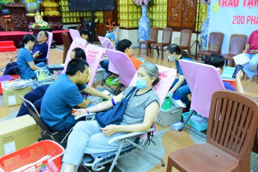CHÙA GIÁC NGỘ: 143 TÌNH NGUYỆN VIÊN THAM GIA HIẾN MÁU, THU VỀ 128 TÚI MÁU TRONG SÁNG 07/02