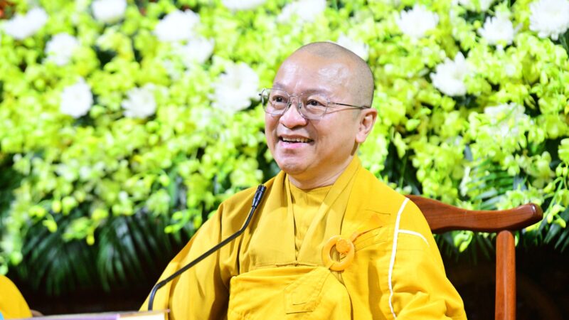 HƠN 200 PHẬT TỬ PHÁT TÂM QUY Y TAM BẢO TẠI CHÙA GIÁC NGỘ – GIEO HẠT BỒ-ĐỀ ĐÊM RẰM THÁNG GIÊNG