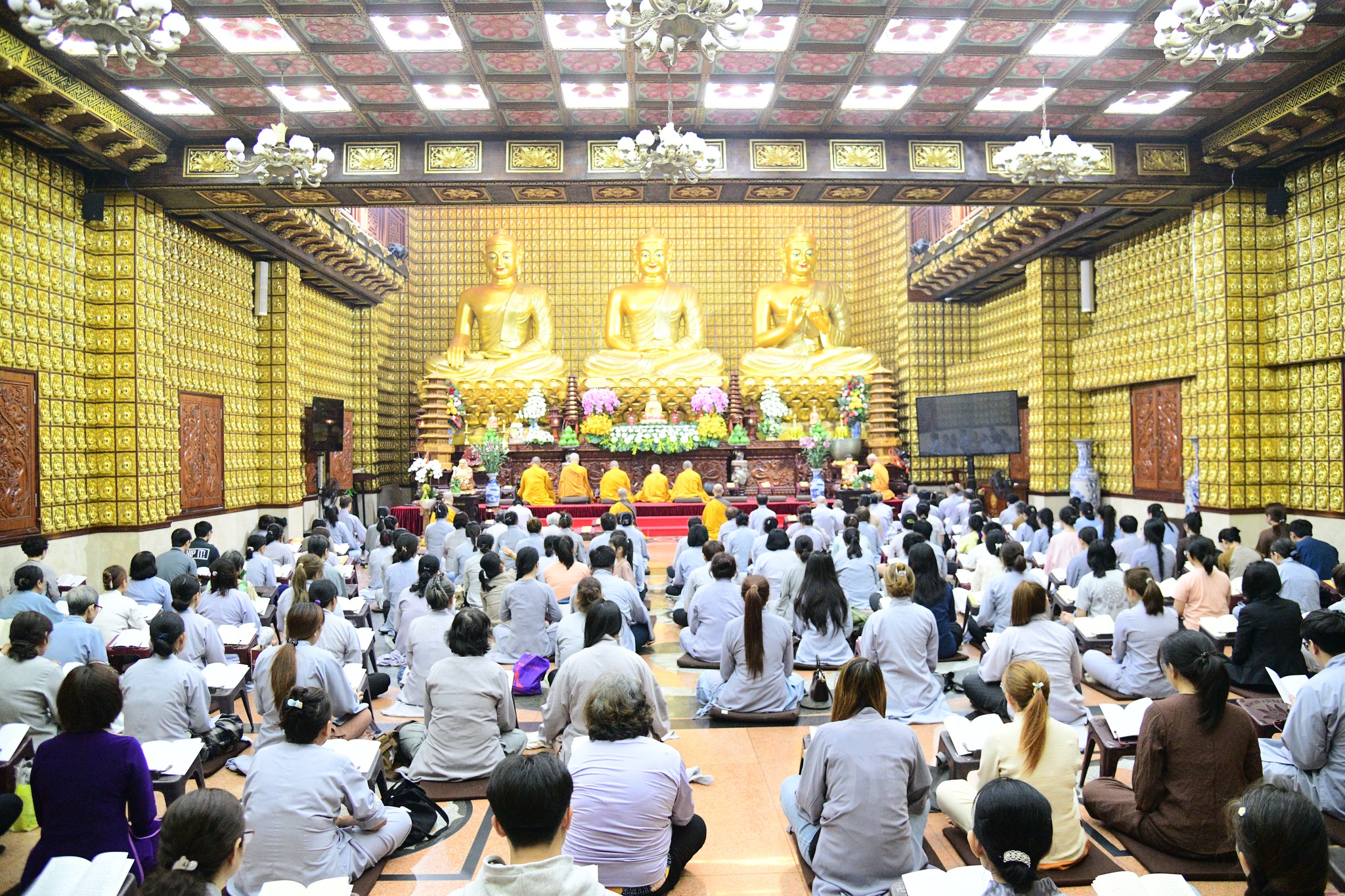 ĐÊM SÁM HỐI – TRỞ VỀ LẮNG NGHE CHÍNH MÌNH TẠI CHÙA GIÁC NGỘ