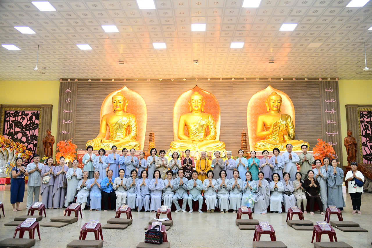 ĐẠO TRÀNG ĐẠO PHẬT NGÀY NAY CÚNG DƯỜNG TRAI TĂNG VÀ HỘ TRÌ AN CƯ TẠI CHÙA GIÁC NGỘ –  ĐẤT ĐỎ (TP.HCM)