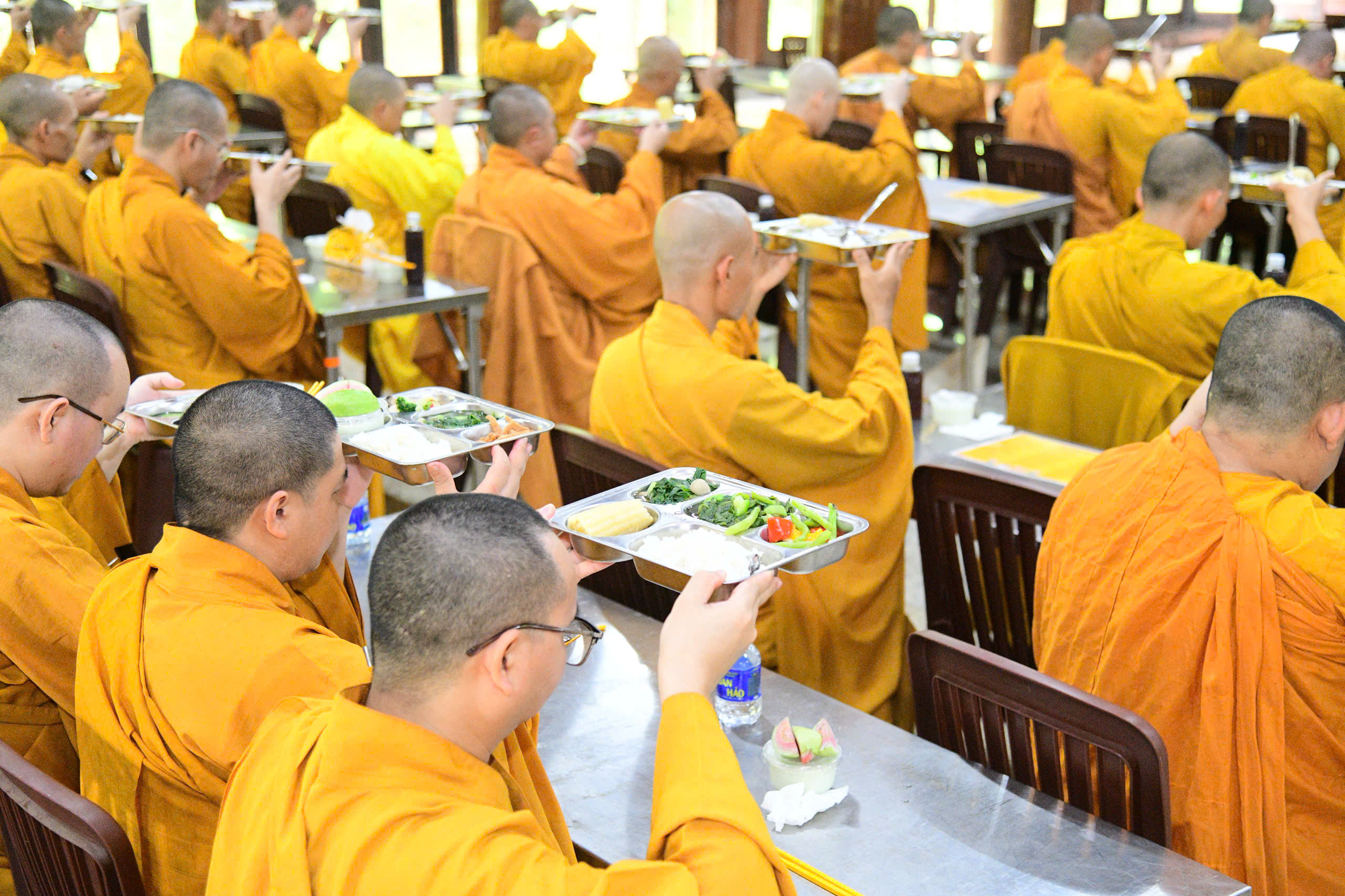 QUÝ PHẬT TỬ CÚNG DƯỜNG TRAI TĂNG, TRAI PHẠN HẠ TRƯỜNG CHÙA GIÁC NGỘ – ĐẤT ĐỎ TRƯA NGÀY 5.6.2026