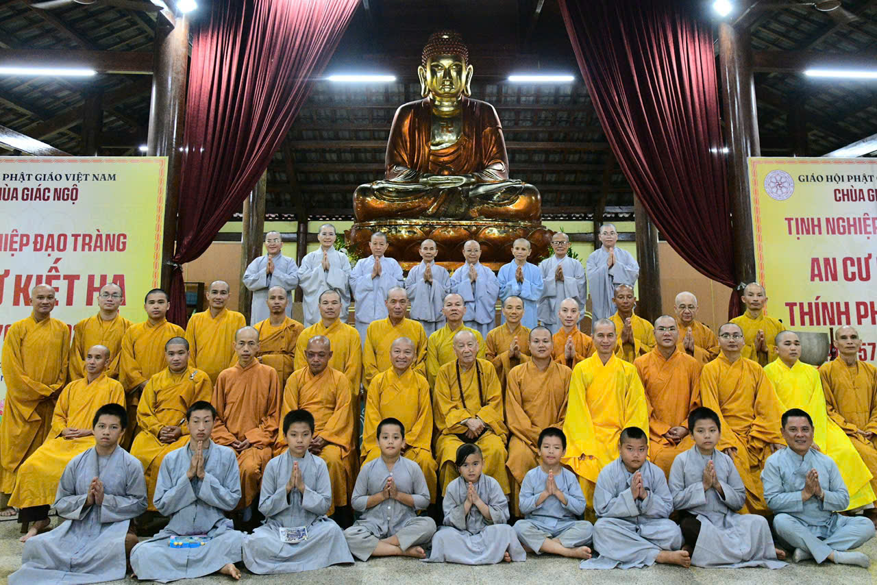 NGƯỜI XUẤT GIA PHẢI NUÔI LỚN TÂM NGUYỆN HOẰNG PHÁP LỢI SINH