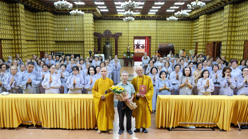 KHÓA TU NGÀY AN LẠC TẠI CHÙA GIÁC NGỘ VỚI SỰ THAM DỰ CỦA GS. TS. NGUYỄN HÙNG HẬU